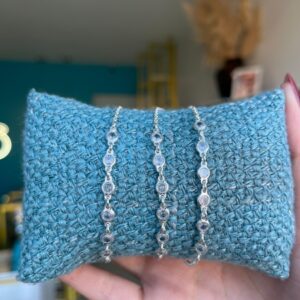 Pulseira com cristais redondos