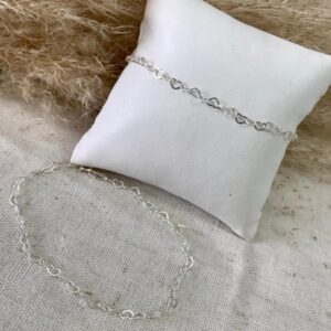 Pulseira vários corações