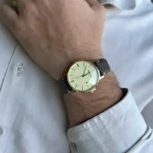 Relógio Unissex Clássico Pulseira Couro Genuíno Marrom