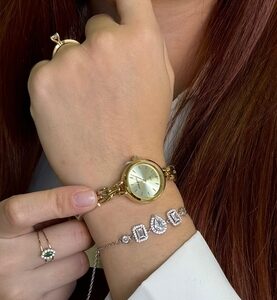 Relógio Feminino Clássico Corrente Dourado