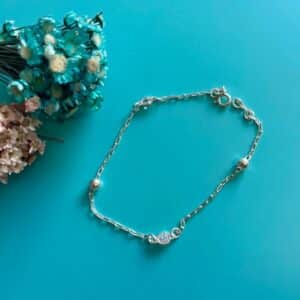 Pulseira com bolinhas e cristais