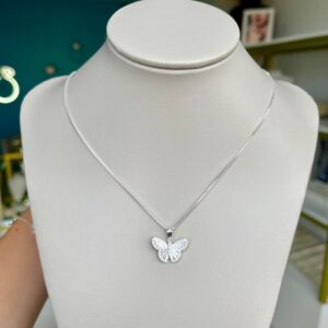 Colar Borboleta Cravejada