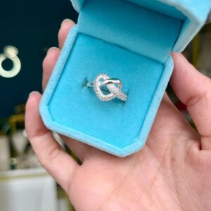 Anel Coração Entrelaçado Cravejado