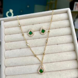 Conjunto de Colar e Brincos Gota Cristal Verde Esmeralda